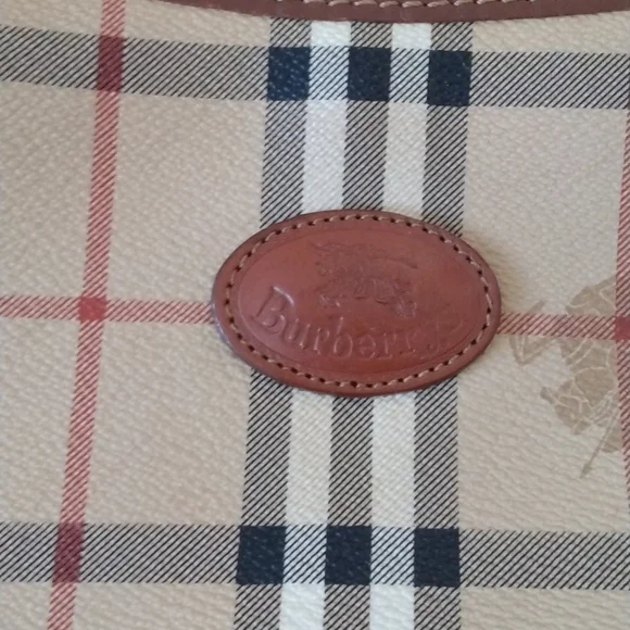 Vintage 1980s authentic Burberry crossbody purse - Picture 2 of 15